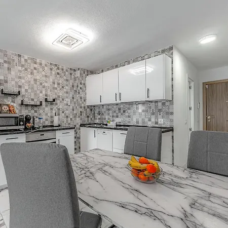 Ocean View Sunflower La Arena Apartment